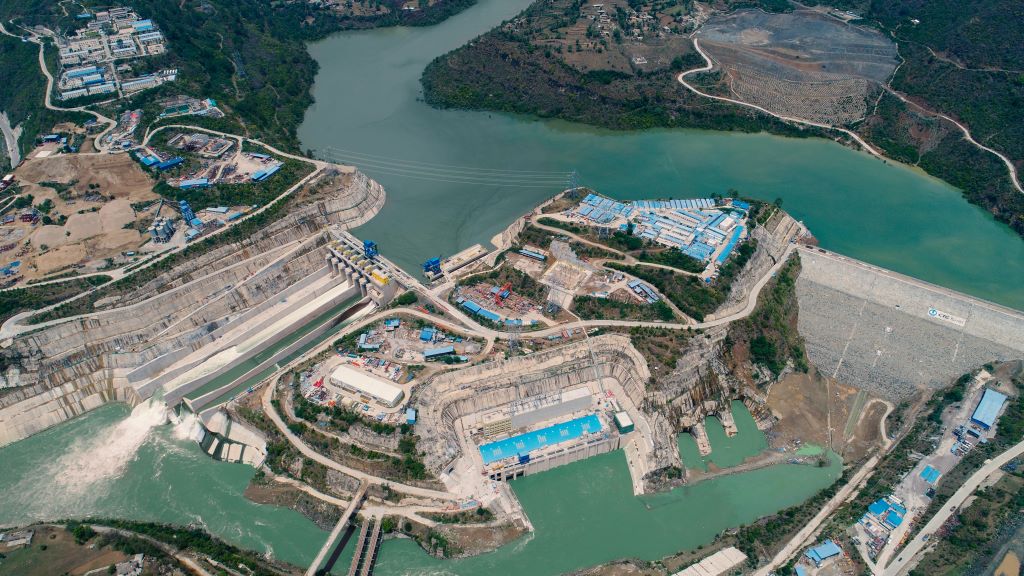 中巴經(jīng)濟走廊首個水電項目——巴基斯坦卡洛特水電站。（三峽集團供圖）